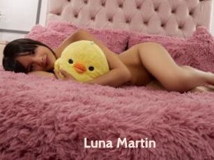 Luna_Martin