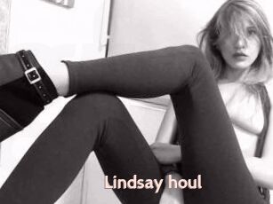 Lindsay_houl