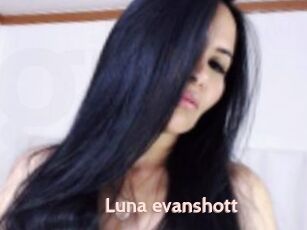 Luna_evanshott