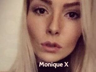 Monique_X