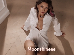 Moonshineee