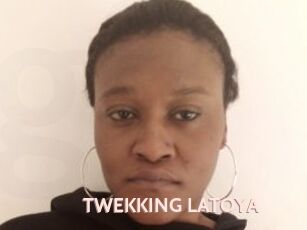 TWEKKING_LATOYA