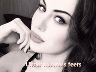 Under_mistress_feets